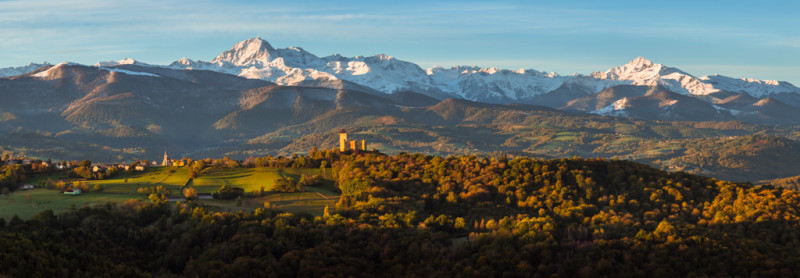 Chaîne des Pyrénées depuis la Serre Chaîne des Pyrénées depuis la Serre